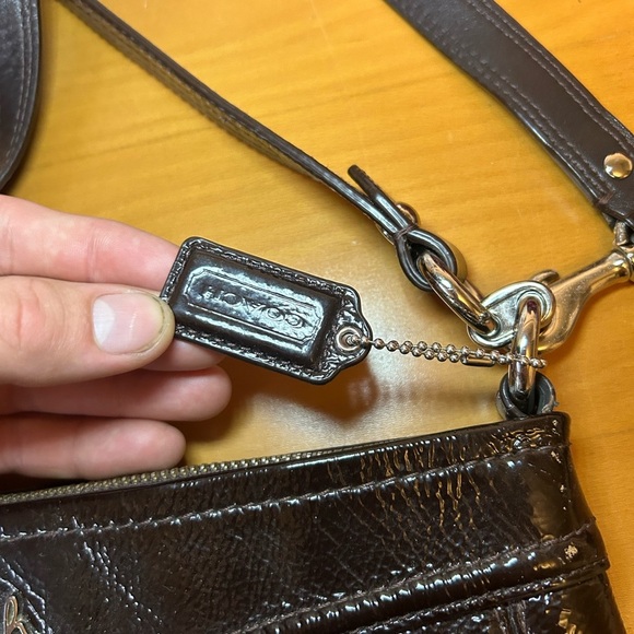 Vintage Leather Coach crossbody/shoulder bag - Picture 4 of 16